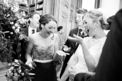 Guests-enjoying-my-amazing-magic-1024x683